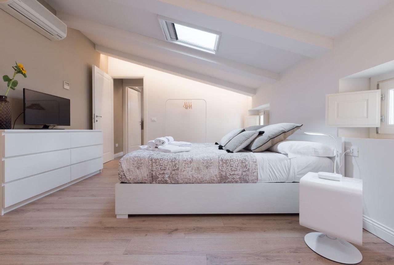 Luxury Apartment In City Center Florencia Exterior foto